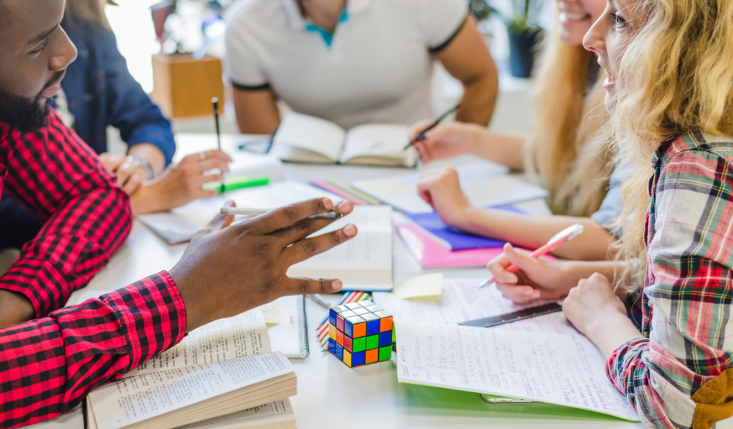 Die Kärntner Volkshochschulen / Fotocredit: Freepik